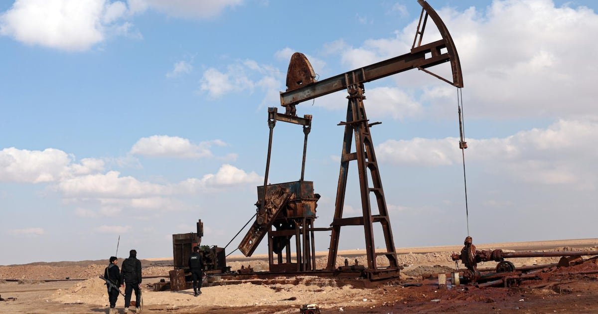 Disparan precios del petróleo tras incidente en el Estrecho de Ormuz