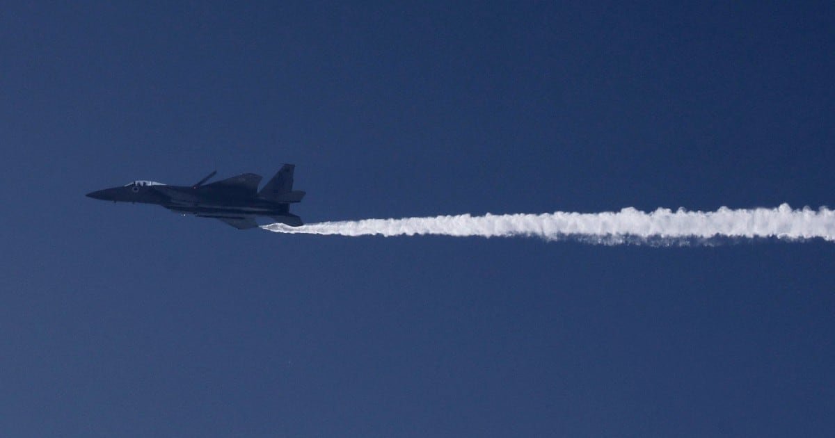 Estados Unidos Inicia Operativo de Rescate Tras Derribo de un Caza F-15E en Irán