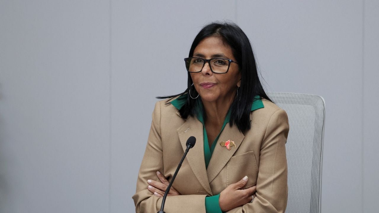 Estados Unidos remueve sanciones a Delcy Rodríguez en un avance diplomático