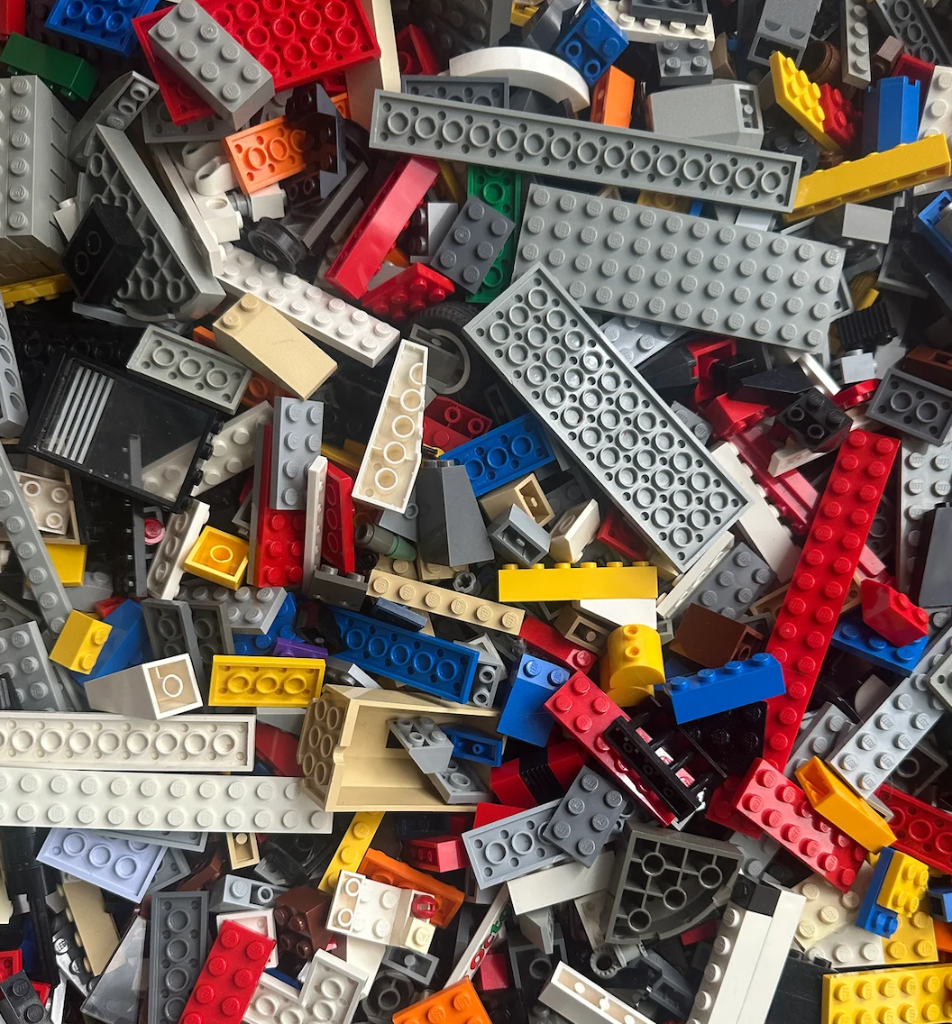 LEGO Anuncia Inversión de 400 Millones de Dólares en Nuevo León y Creación de 1,300 Empleos